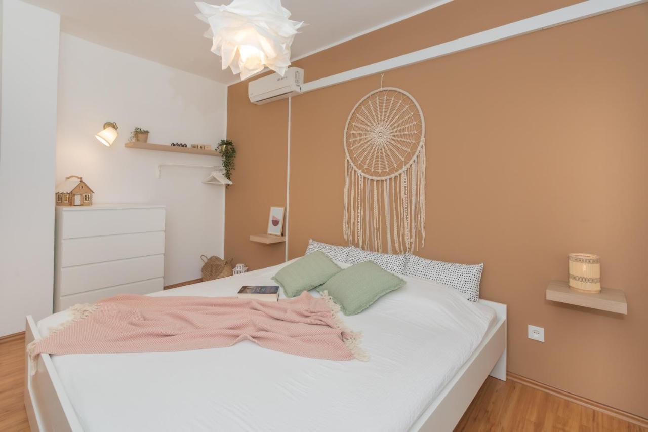 Moon And Dream Apartment Бродарика Екстериор снимка